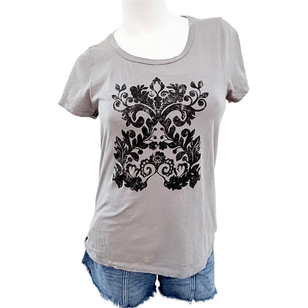 J. crew graphic tee leur-de-lis damask scroll women large grunge 100% cotton